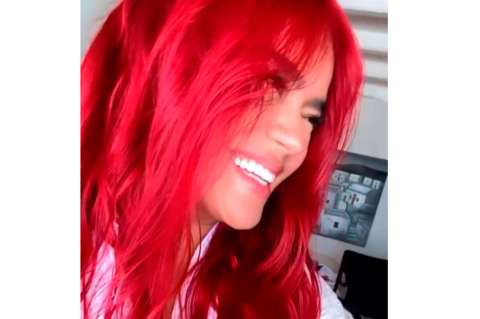 Karol G y su nuevo color de cabello, ¿qué significa el color rojo?
