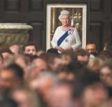 Fútbol polémico: hinchas de un club irlandés celebraron la muerte de Isabel II