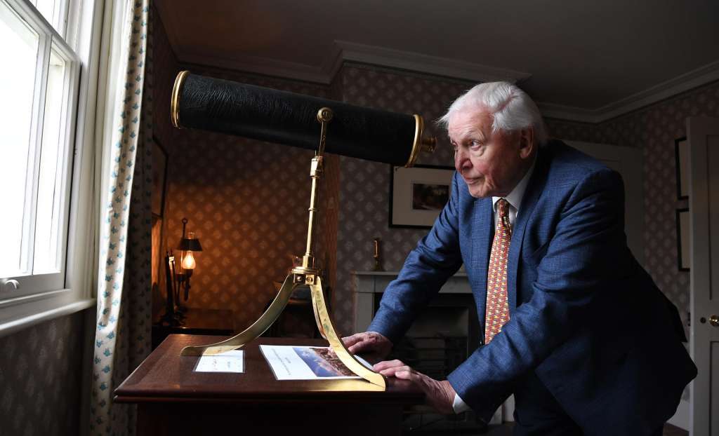 LONDON (United Kingdom), 07/05/2026.- (FILE) - Sir David Attenborough looks at a view from British artist J.M.W Turner's bedroom at the artist's former home in Twickenham, London, Britain, 10 January 2020 (reissued 07 May 2026). Sir David Attenborough turns 100 years old on 08 May 2026. He is known for a pioneering BBC career that transformed natural history broadcasting and for inspiring generations with iconic wildlife documentaries and international environmental advocacy. (Reino Unido, Londres) EFE/EPA/ANDY RAIN