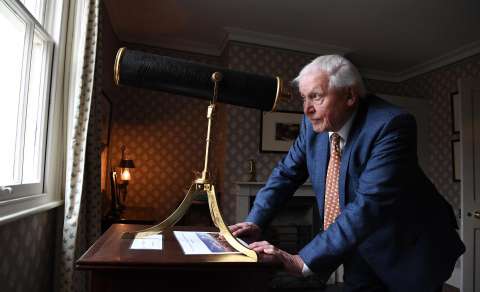 David Attenborough, una de las voces más influyentes sobre la naturaleza, cumple 100 años