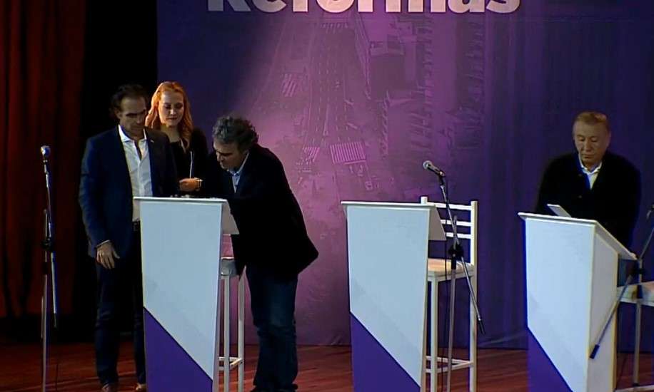 Gustavo Petro no participó del debate que organizaron un grupo de medios junto a la Andi, pero manifestó que firmará el pacto en las próximas horas.