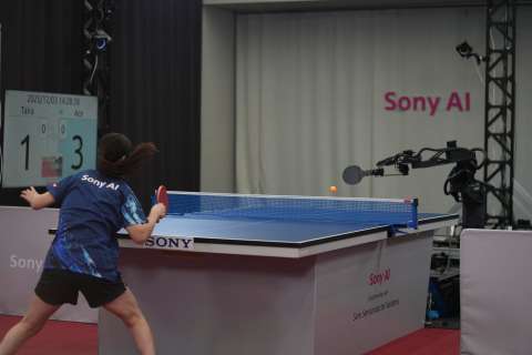 En video: “Ace”, el robot con IA que ya le gana a jugadores profesionales de tenis de mesa