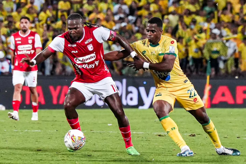 Santa Fe en su visita a Bucaramanga en el Alfonso López.