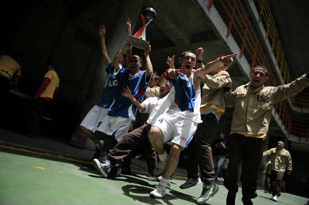 El pasado jueves, 14 reclusos de la Cárcel Distrital disputaron la primera final de fútbol interpabellones. / Fotos: Andrés Torres