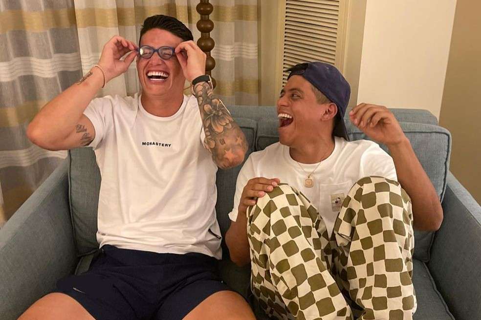 El futbolista y el influencer se reunieron para protagonizar un par de videosJames Rodríguez y El Mindo