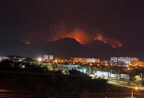 Los incendios en la Sierra Nevada de Santa Marta siguen fuera de control