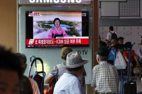China quiere desarmar bombas con palabras