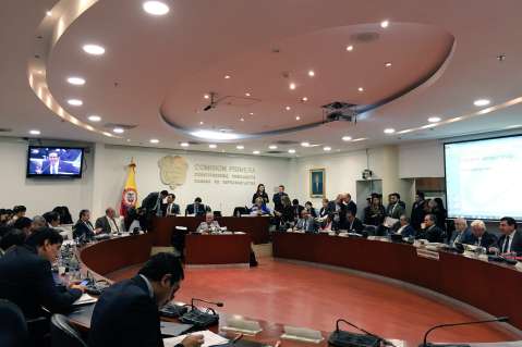 El proyecto que busca prohibir que FARC esté en comisiones primeras del Congreso   