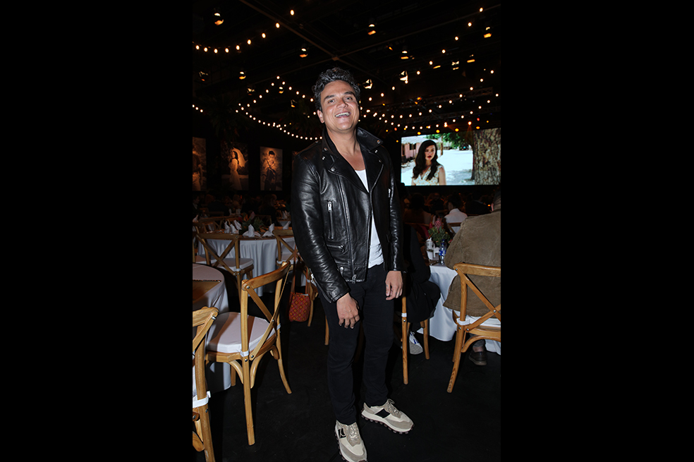 Silvestre Dangond interpreta a Leandro Díaz de adulto.