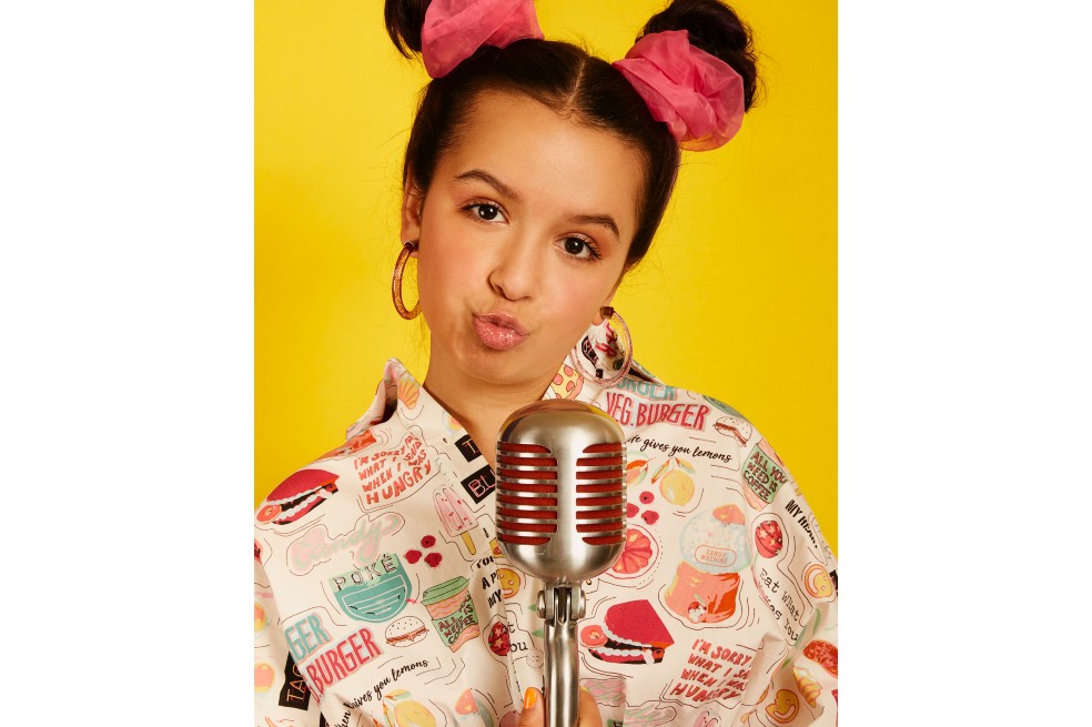 Monserrat, de 13 años, afirma que la música es una de las cosas más importantes de su vida porque por medio de ella se comunica con el mundo.