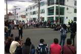 Plantón de estudiantes de la U. San Martín tras determinaciones del Mineducación