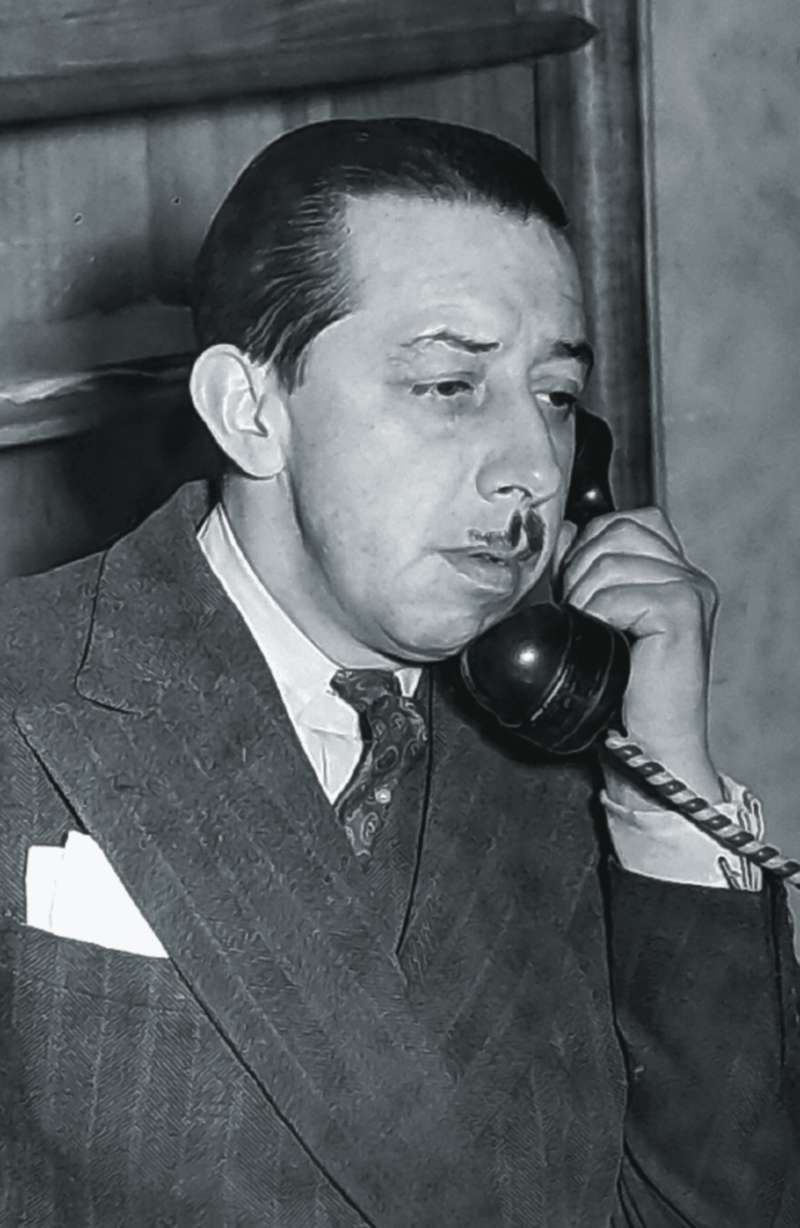 Cuando Guillermo Cano asumió la dirección de El Espectador, en septiembre de 1952, Álvaro Pachón quedó al mando de El Magazín Dominical.