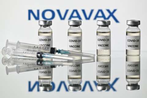 Vacuna contra el coronavirus fabricada por Novavax,  aprobada por la Unión Europea
