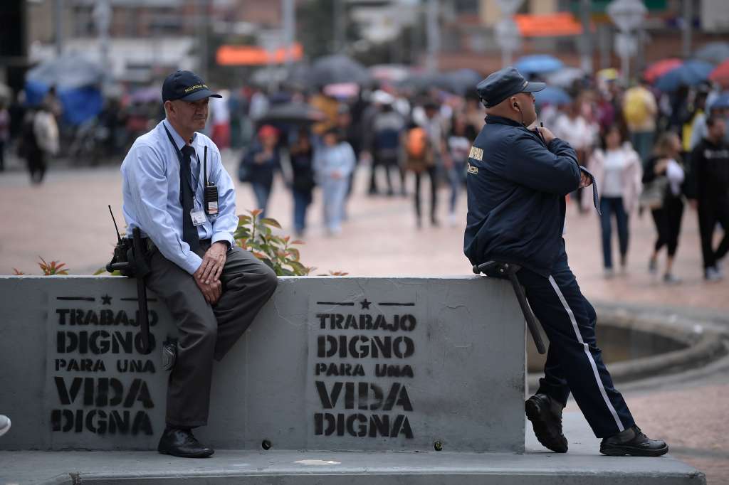 Personas que trabajan en seguridad privada