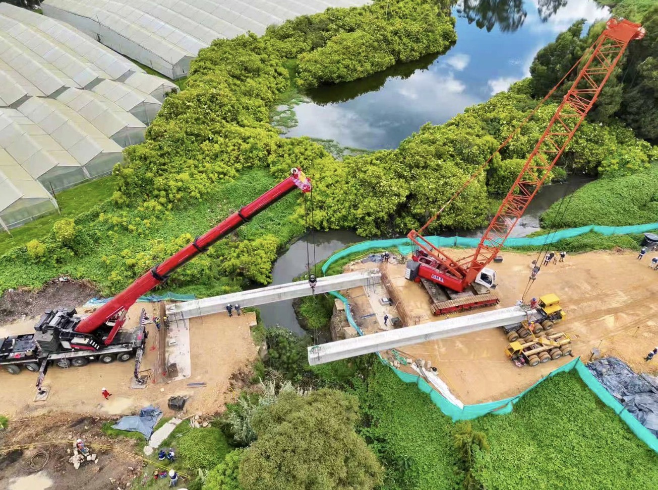 Las primeras vigas fueron instaladas sobre el río Checua, entre Facatativá y Madrid, como parte de las obras del RegioTram de Occidente.