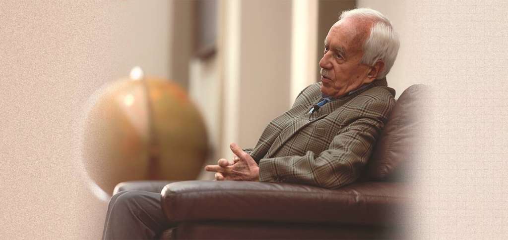 Francisco Leal Buitrago, profesor emérito y fundador de la facultad de Ciencias Sociales de la Universidad de Los Andes.