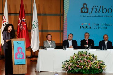 Colombia tiene escritoras: 11 hombres y la ministra de las Culturas inauguran la Filbo