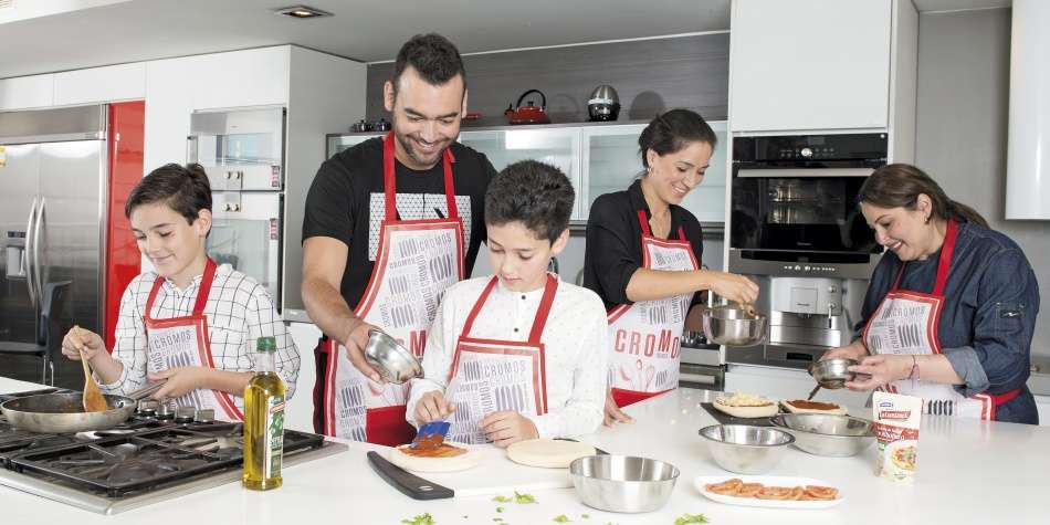 Cocinar con los hijos, una lección de vida