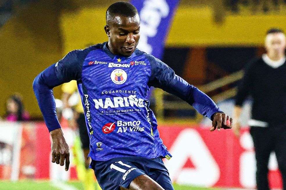Daniel Moreno anotó los goles que le dieron la victoria a Pasto ante Santa Fe.