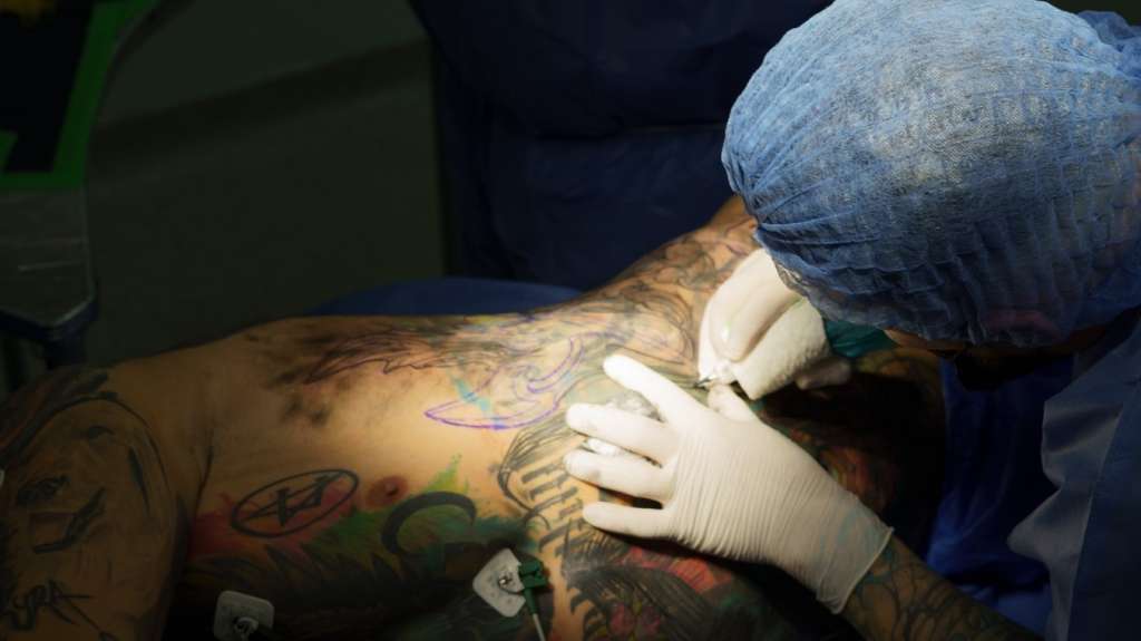 El santandereano se adueño de los titulares en Colombia al hacer historia para el país cafetero en su técnica de tatuaje.