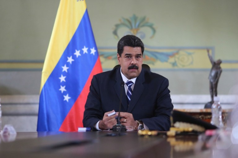 Subir el sueldo mínimo: la jugada de Maduro cuando está en aprietos