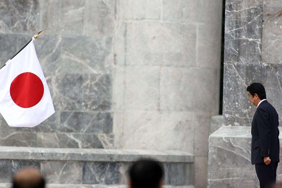 El primer ministro de Japón, Shinzo Abe, el viernes en Ciudad de México. Su gira latinoamericana incluye a Colombia, Chile y Brasil. / EFE