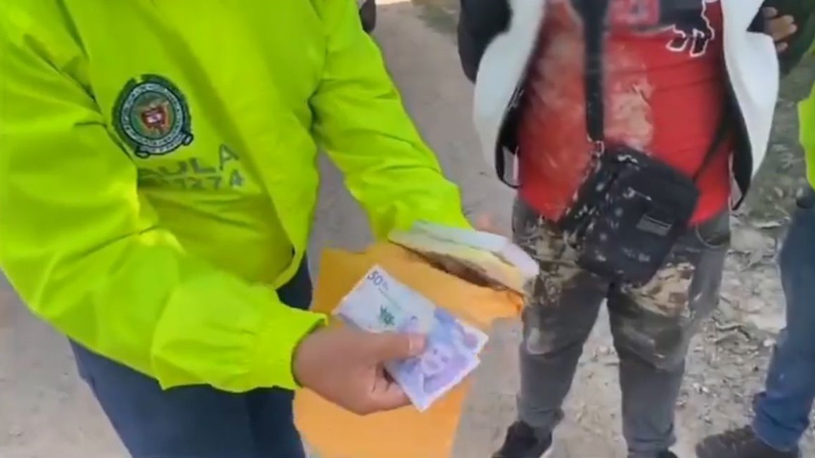 Durante la captura del presunto extorsionista en el barrio Madelena de Pitalito recibía la suma de 7 millones de pesos.