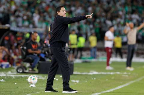 Efraín Juárez: Cruz Azul se quedó sin entrenador y busca al ex Atlético Nacional