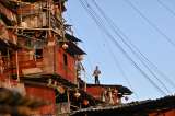 El hombre que construyó un edificio insólito para resistir a un proyecto turístico