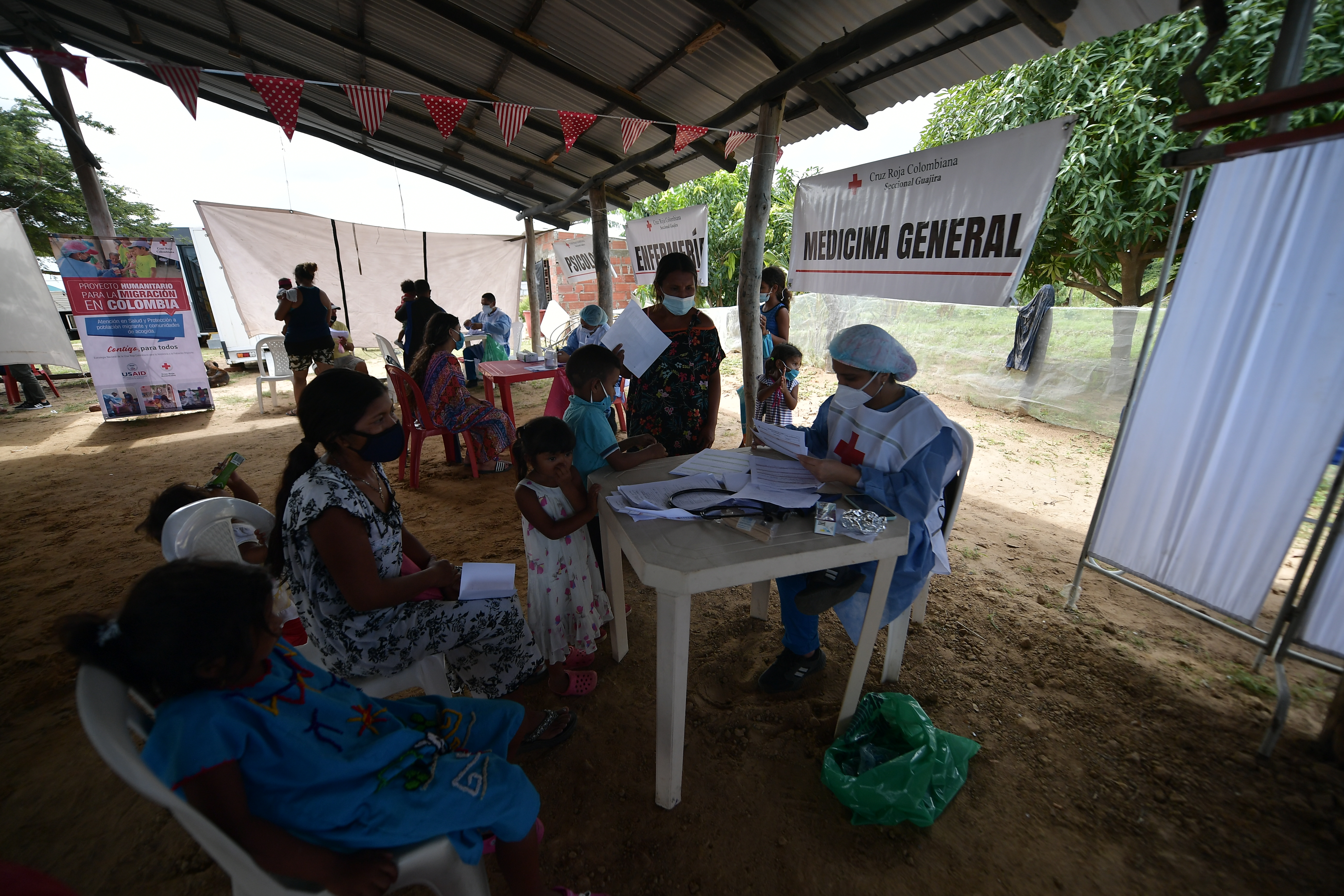 Jornada de salud para niños y habitantes de la Guajira por parte de la Cruz Roja