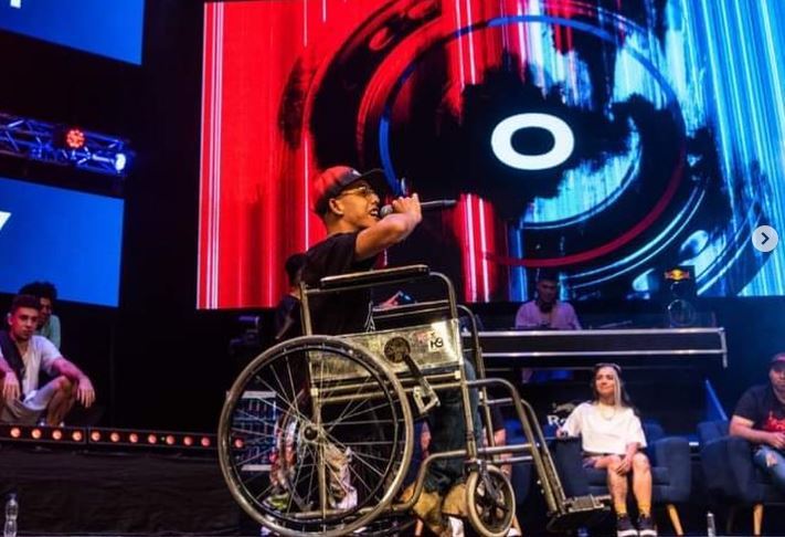 Urko, el rapero en silla de ruedas que participará en la final de Red Bull Batalla