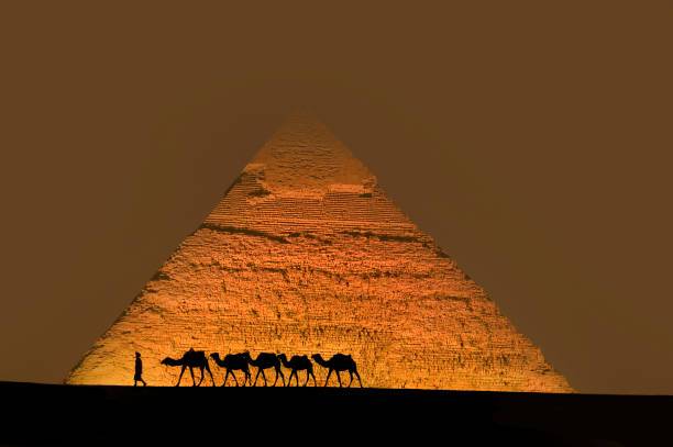 Detienen a dos personas acusadas de apropiarse de 53 piezas arqueológicas del Antiguo Egipto