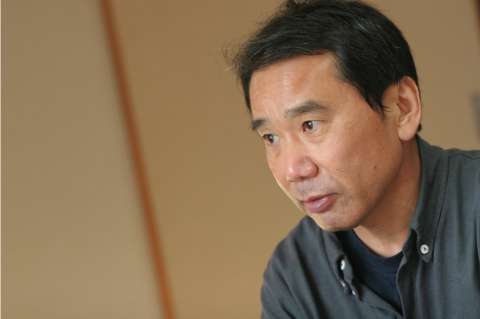 Después de seis años, Haruki Murakami publicará un nuevo libro