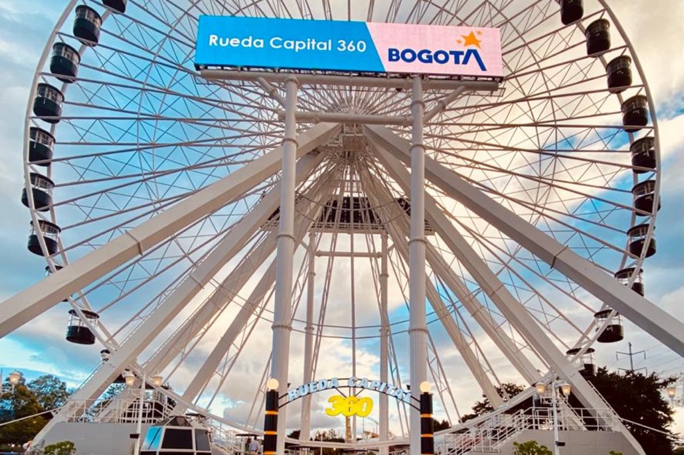 El Parque Salitre Mágico entrega la Rueda Capital 360, que además de ser una atracción de diversión, planea convertirse para Bogotá, en un símbolo de identidad, renovación y esperanza.