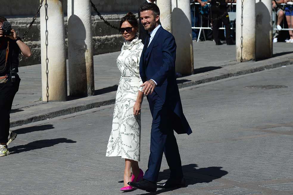 El exfutbolista David Beckham junto a su esposa Victoria.AFP