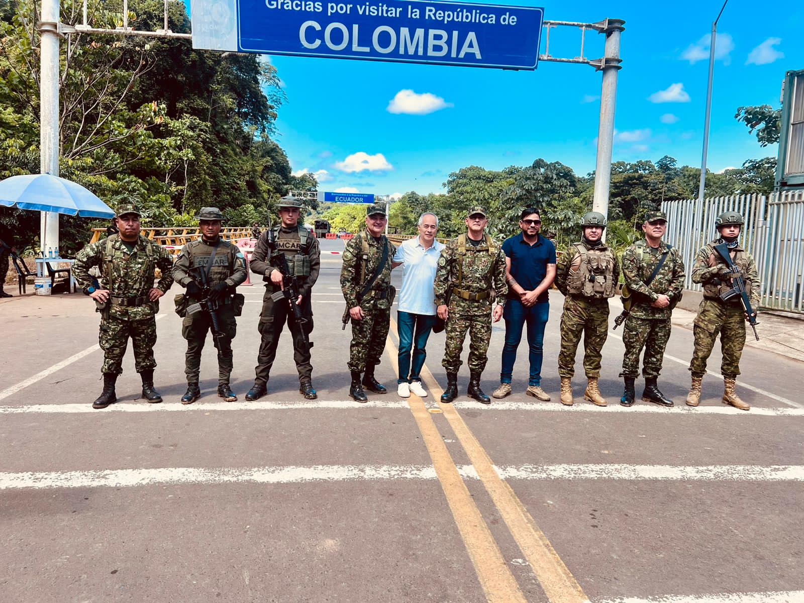 En total son más de 450 hombres y mujeres del Ejército Nacional, la Infantería de Marina y la Fuerza Aeroespacial quienes fueron enviados a la frontera con Ecuardor.