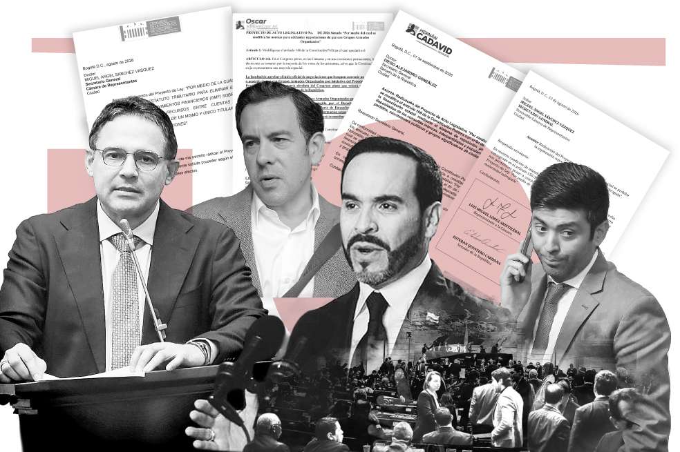 El presidente del Congreso, Honorio Henríquez (i); el ministro del Interior, Rodrigo Lara (ci); el presidente Abelardo de la Espriella (c); y el presidente de la Cámara, Nicolás Barguil (d).