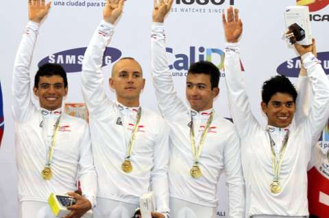 Colombia, oro en la persecución por equipos hombres