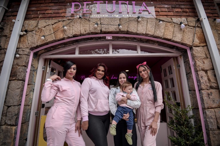La mayoría del equipo de Petunia son personas con experiencia de vida trans.