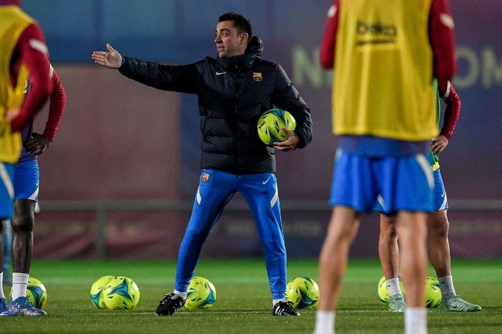 Xavi Hernández en sesión de entrenamiento con Barcelona FC.