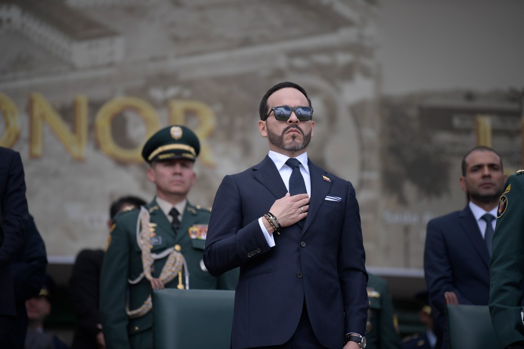 Presidente de Colombia, la ceremonia de reconocimiento de la nueva cúpula de las Fuerzas Militares, la Policía Nacional y del ministro de Defensa, el general (r) Jorge Eduardo Mora López, realizado en la Escuela Militar de Cadetes General José María Córdova, en Bogotá.