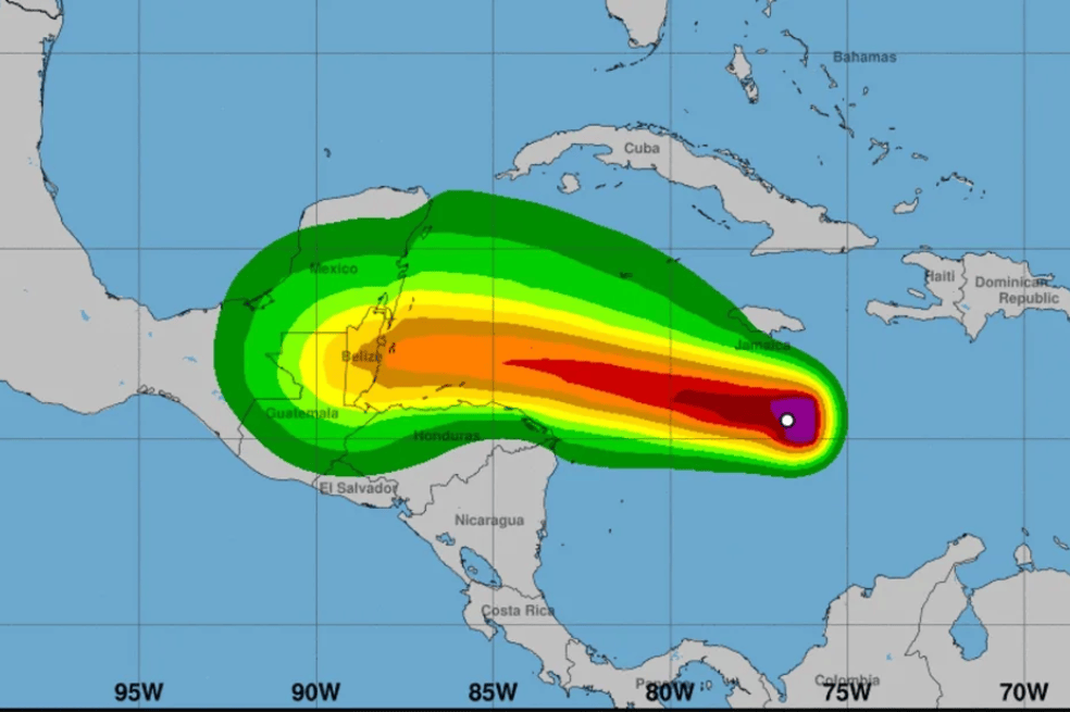 La tormenta se declaró en la mañana de este lunes.