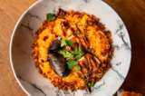 Arroz con mariscos: cómo prepararlo en casa y sorprender a los que amas