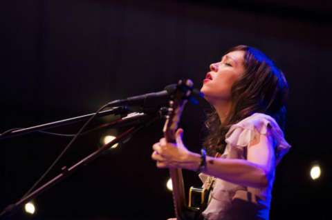 Natalia Lafourcade estrena "Qué he sacado con quererte", en honor a Violeta Parra