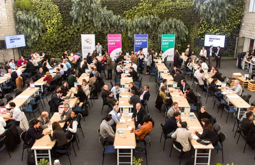 Los emprendedores Endeavor han donado 2.972 horas o 124 días de mentorías para apoyar e inspirar a otros emprendedores durante este tiempo.