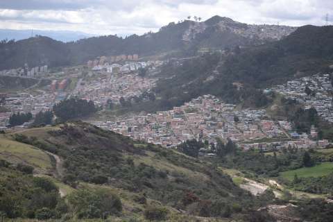 Habitantes de Usme bloquearon la vía al Llano por constantes cortes del agua