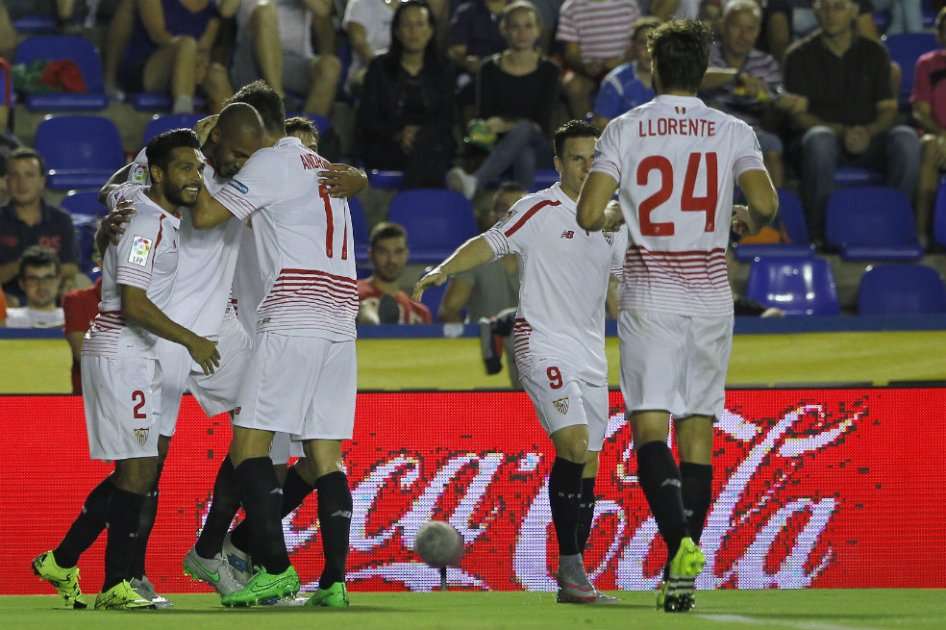Steven N'Zonzi celebra el tanto del Sevilla contra el Levante. Foto: AFP