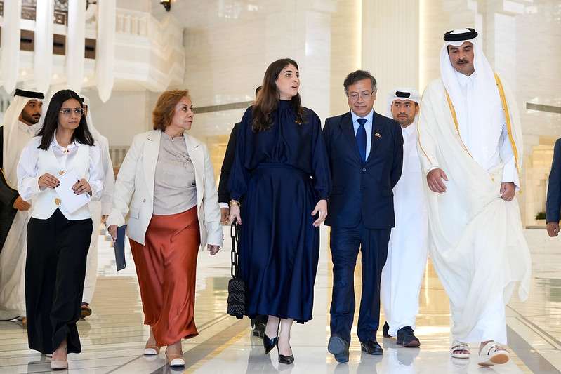 El emir Tamim bin Hamad Al Thani con el presidente Gustavo Petro.