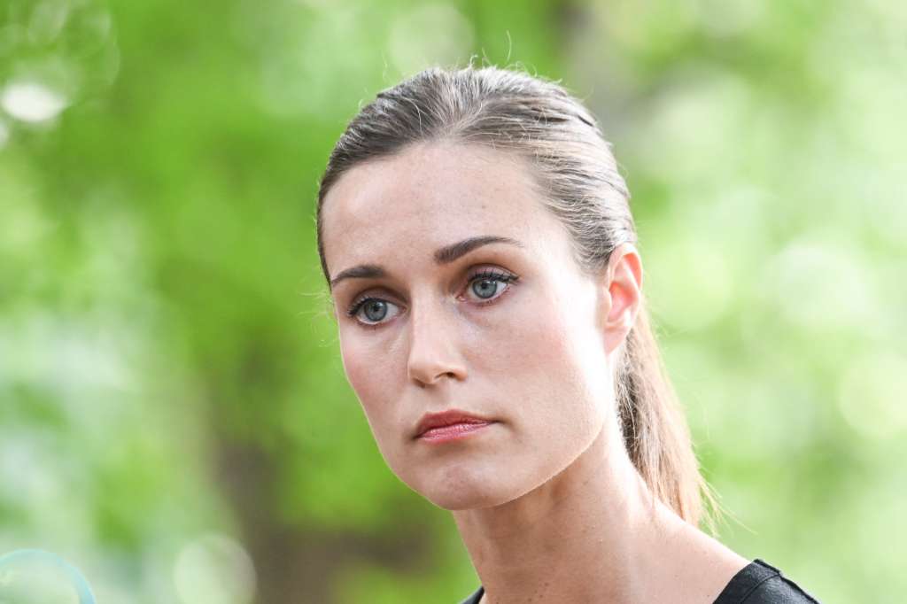 Helsinki (Finland), 19/08/2022.- Finland's Prime Minister Sanna Marin delivers a press conference after a video of her dancing in a party was leaked on social media, at the Prime Minister's official residence in Helsinki, Finland, 19 August 2022. (Finlandia) EFE/EPA/KIMMO BRANDT