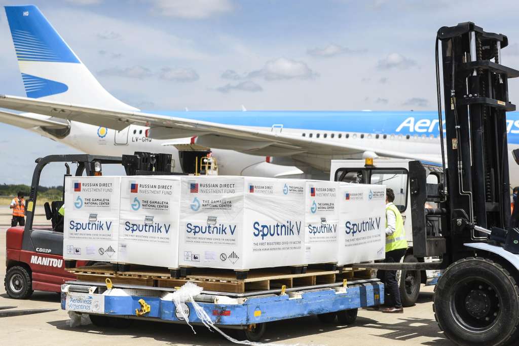 Cargamento de vacunas Sputnik-V llega a Argentina.